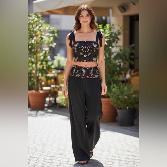 Free People Ensemble Petra Black Satin Pant Crop Top Set Embroidered Size 8 NWOT